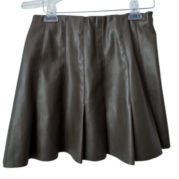 En Saison Faux Leather Mini Skirt Brown Pleated Vegan Mini SZ M - Picture 1 of 15